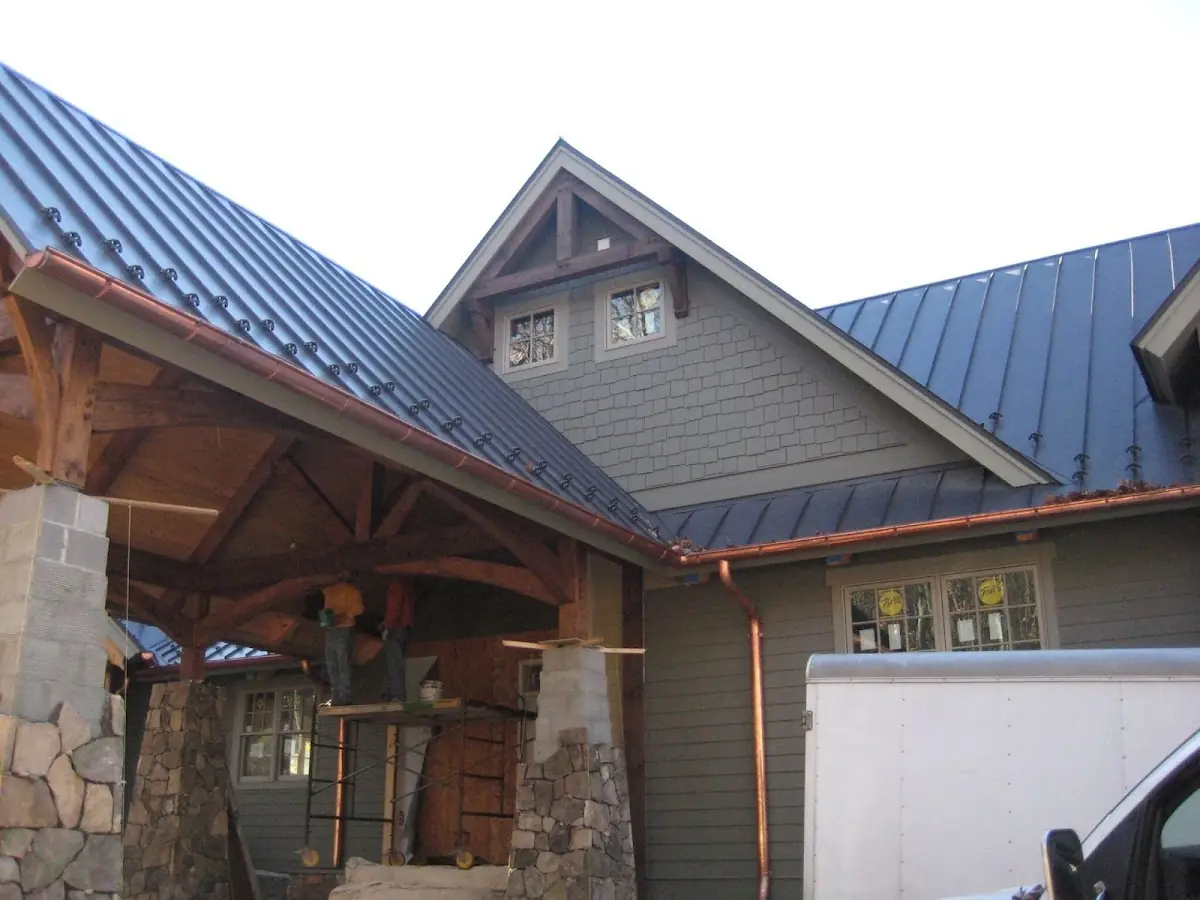 Craftsman Roofing team delivering quality roofing work in East Williston